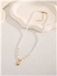 Collier de perles nacrées avec pendentif fraise