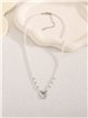 Collier de perles nacrées avec pendentif papillon