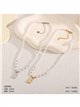 Collier de perles nacrées avec pendentif ananas