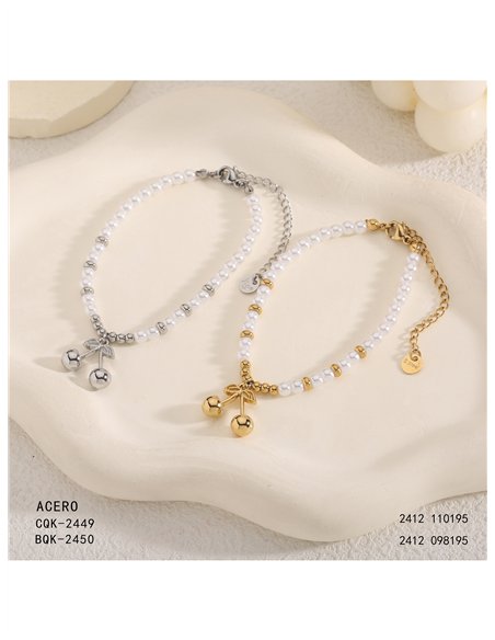 Perlenartiges Armband mit Kirschanhänger