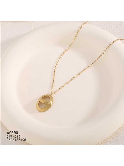 Collier médaillon ovale ajouré à finition satinée en acier 2