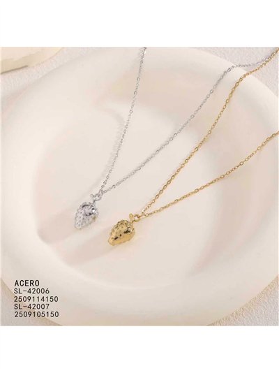 Collana in acciaio con motivo a fragola 2
