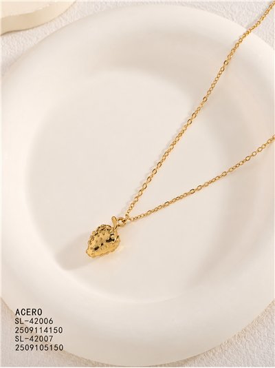 Collana in acciaio con motivo a fragola