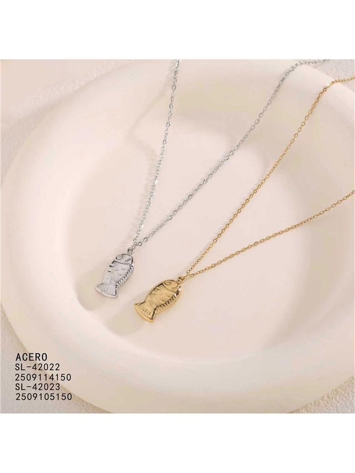 Collar pez de acero