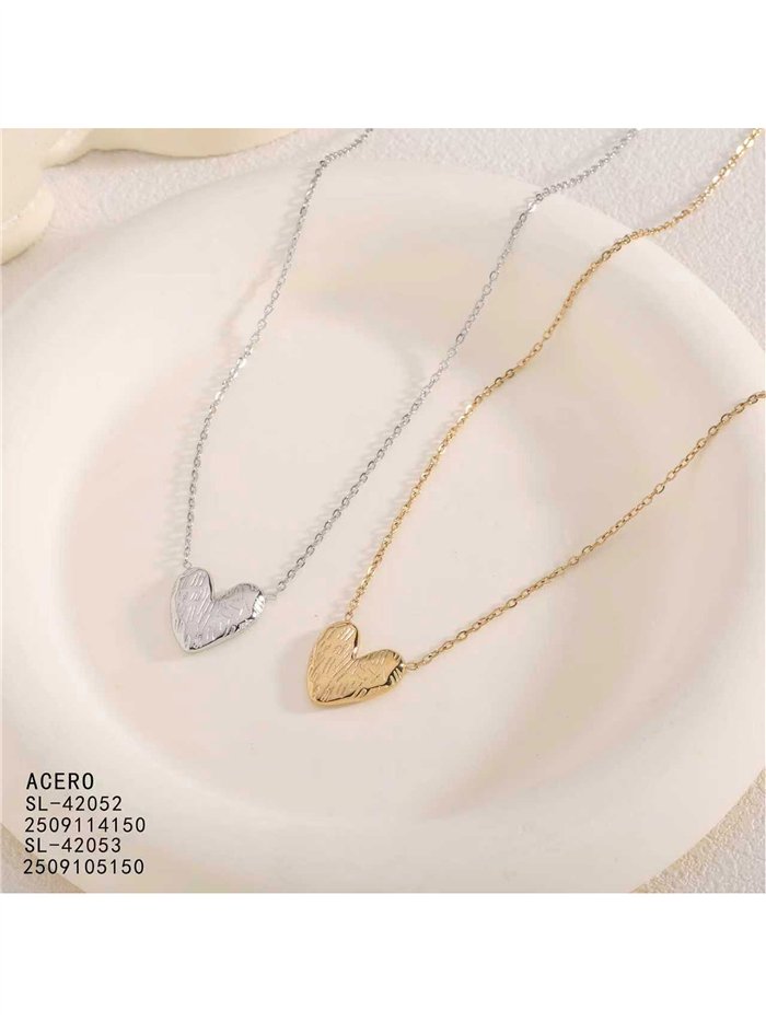 Collier cœur en acier texturé