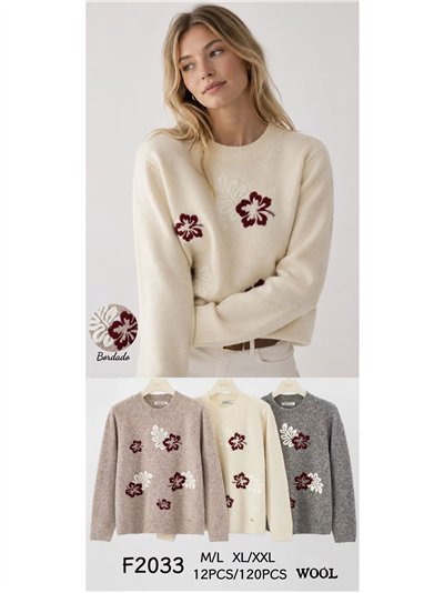 Wollpullover mit gestickten Blumen 2