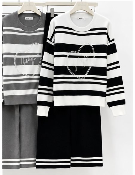 ensemble pull rayé et pantalon large