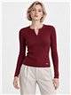 Maglione a coste con bottoni sullo scollo