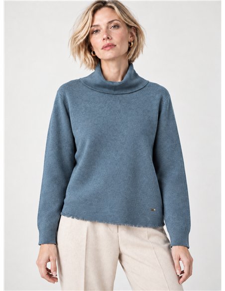 Roll neck sweater with frayed hem