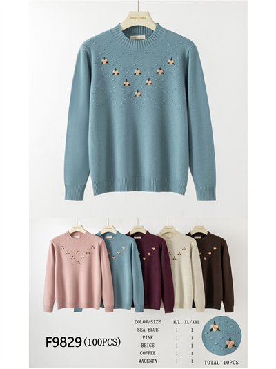 Maglia ricamata con motivi floreali 2