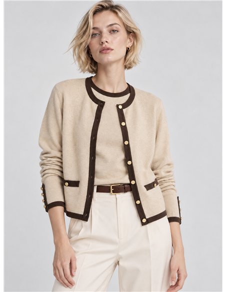 Set aus kontrastierender Strickjacke und Oberteil