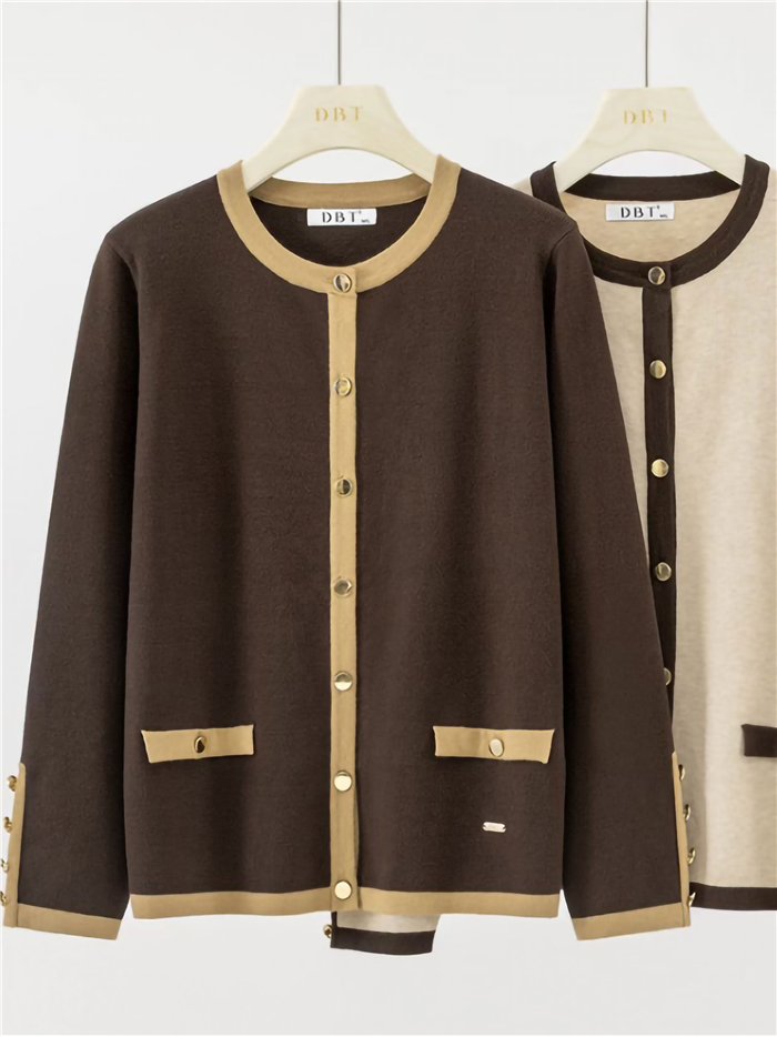 Set aus kontrastierender Strickjacke und Oberteil