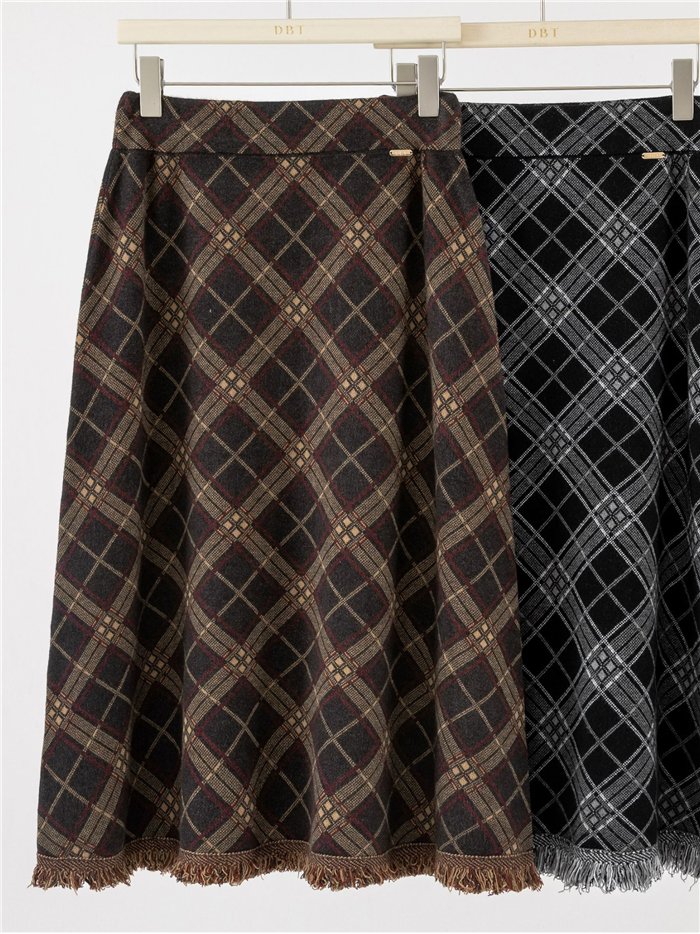 Gonna midi a quadri in maglia con frange
