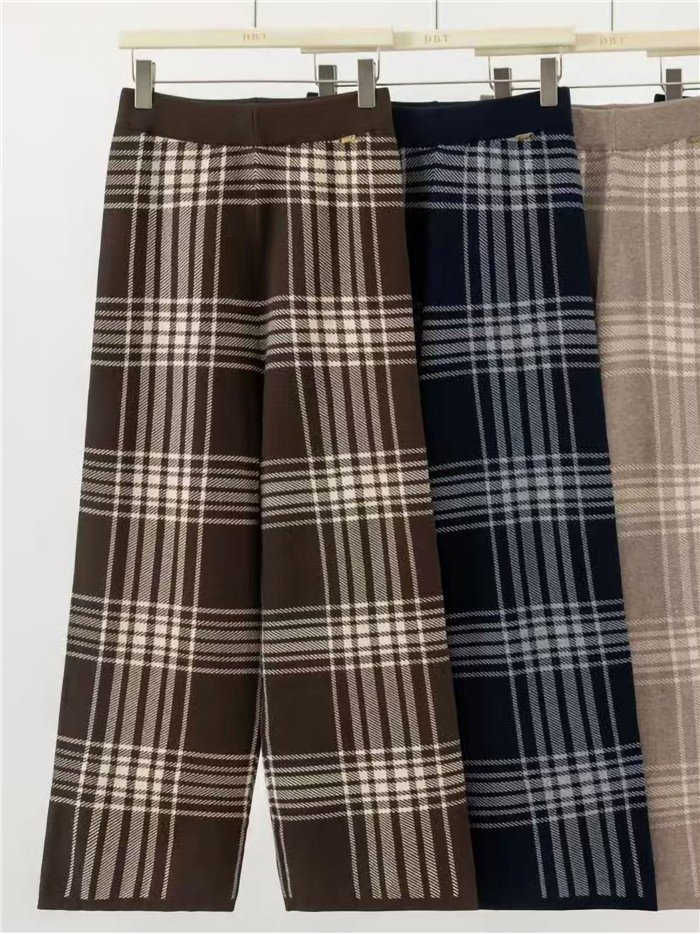 Karierte Strickhose mit geradem Bein