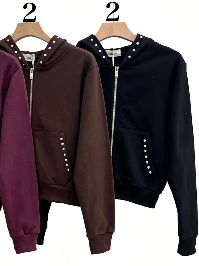 Sudadera tachuelas con cremallera