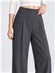 Pantalón deportivo wide leg bolsillos