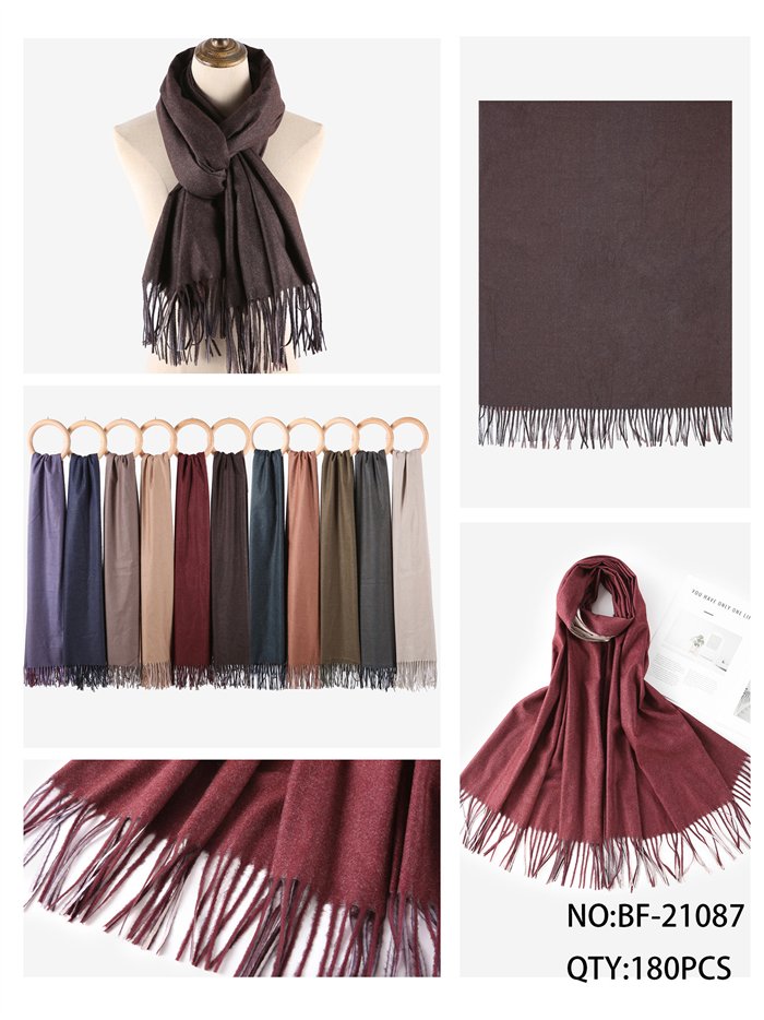 Plain fringe scarf