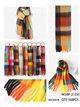 Écharpe à carreaux multicolores avec franges épaisses