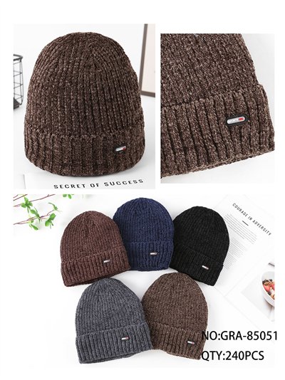 Gorro de punto chenilla con placa sport 2