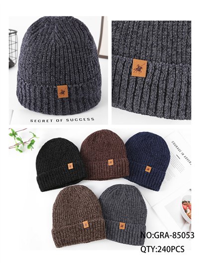 Gorro de punto chenilla con parche 2