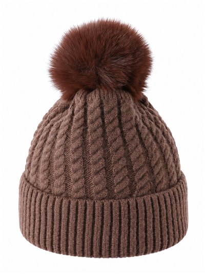 Cable knit pom-pom beanie
