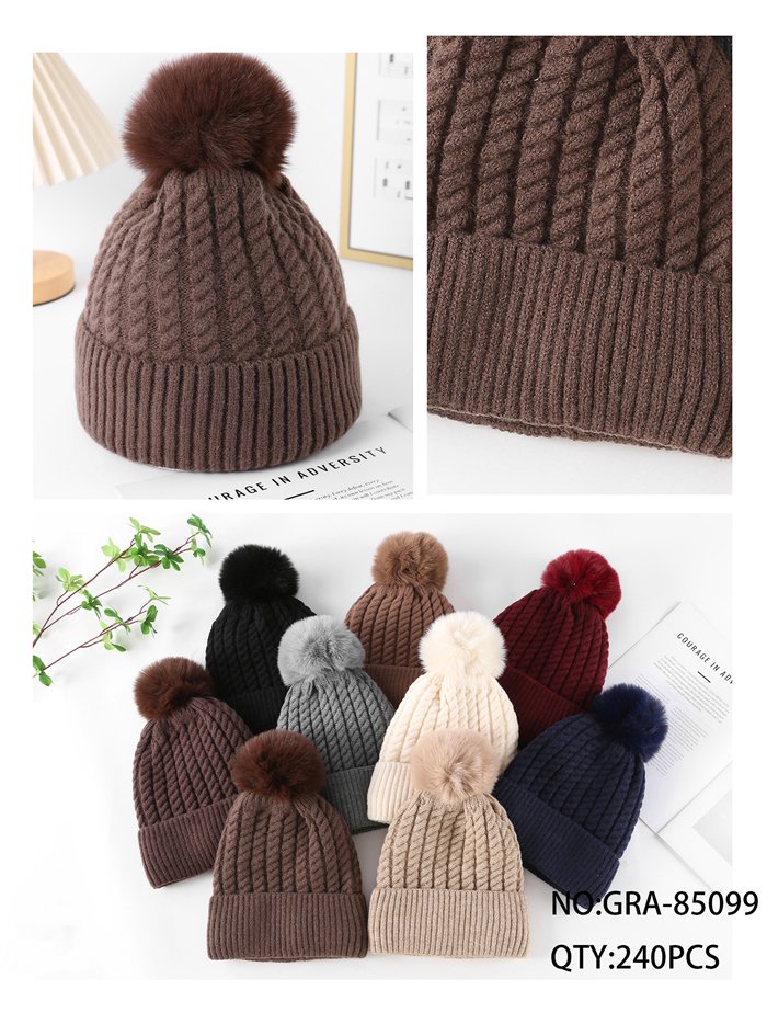 Gorro de tricô trançado com pompom
