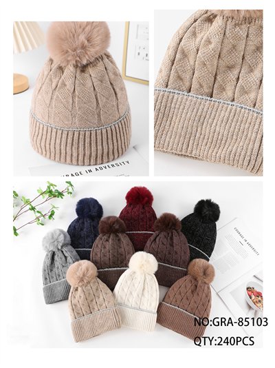 Gorro de punto trenzado metalizado con pompón 2