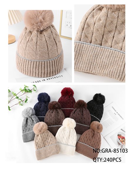 Gorro de punto trenzado metalizado con pompón