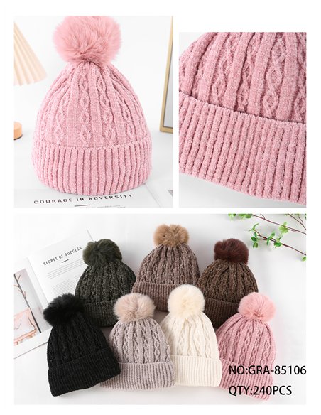 Gorro de punto chenilla trenzado con pompón