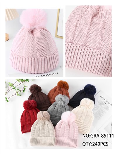 Bonnet en maille à chevrons avec pompon 2