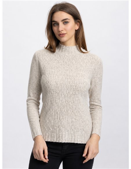 pull à col roulé en maille torsadée