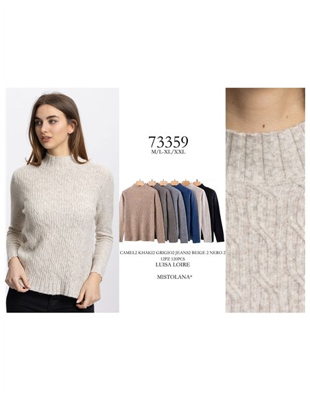 pull à col roulé en maille torsadée