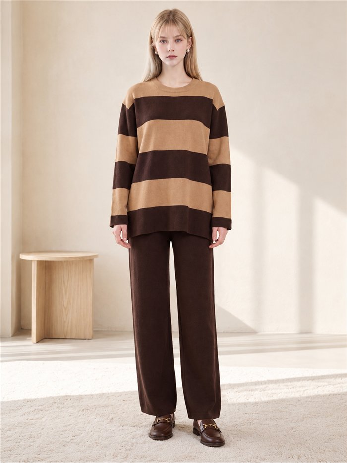 Completo maglione e pantaloni a righe