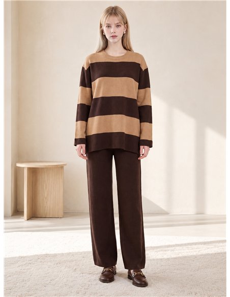 Completo maglione e pantaloni a righe