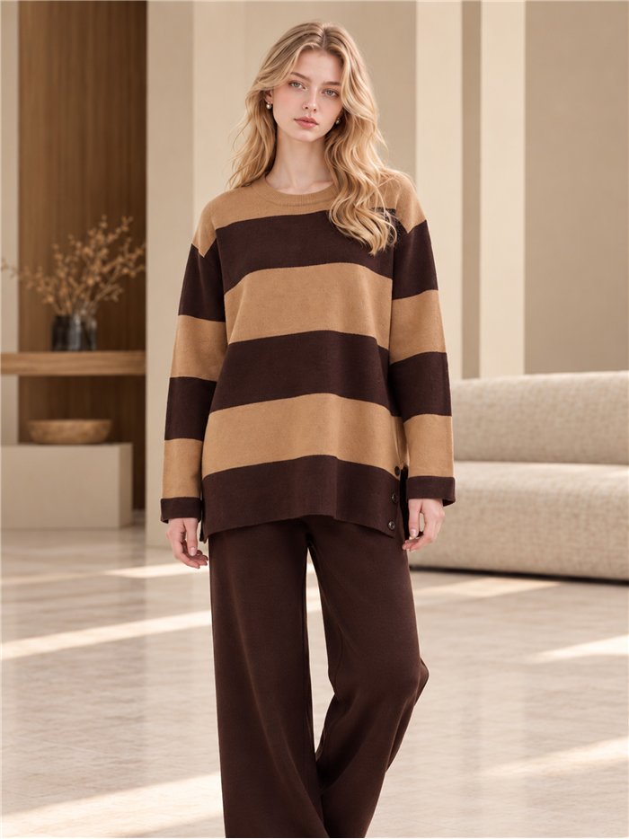 Completo maglione e pantaloni a righe