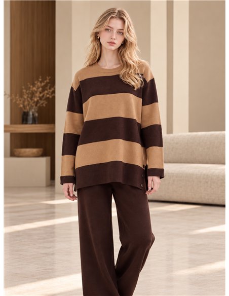 Completo maglione e pantaloni a righe