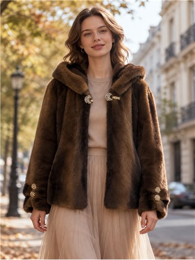 Chaqueta de pelo con capucha y broches