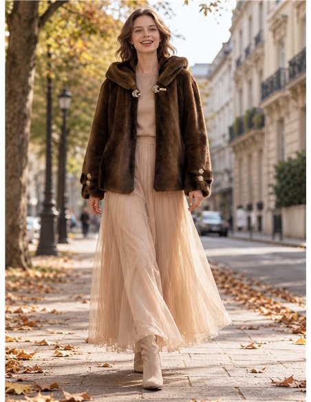 Chaqueta de pelo con capucha y broches