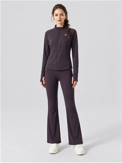 Completo yoga composto da giacca e pantaloni.