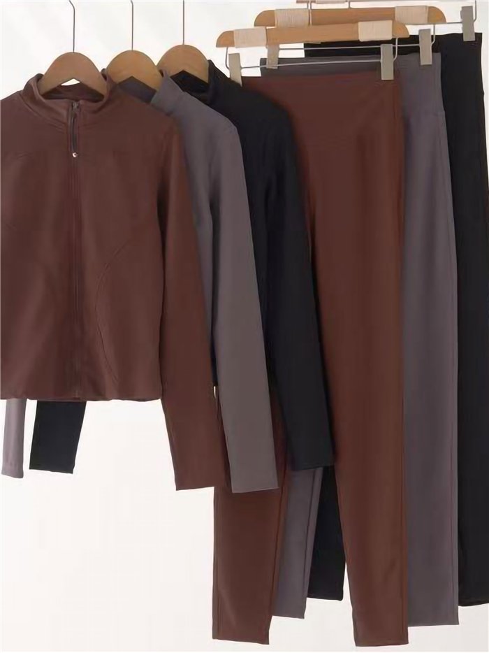 Completo composto da giacca e leggings