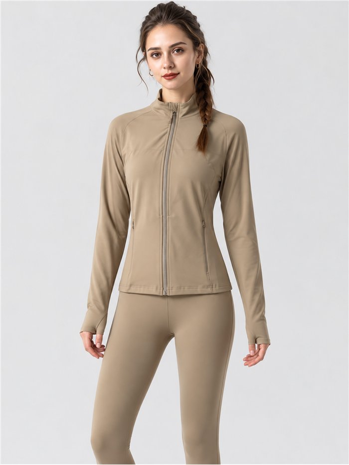 Completo composto da giacca e leggings in pile per lo yoga.