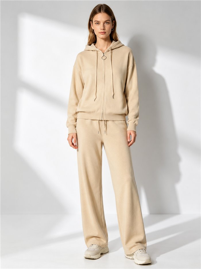 Conjunto chaqueta de punto con capucha y pantalón
