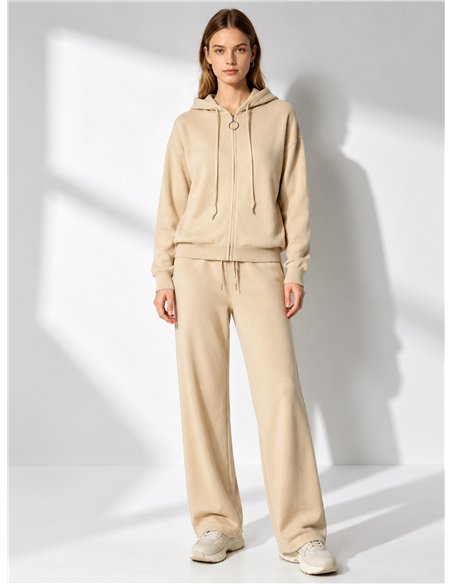 Conjunto chaqueta de punto con capucha y pantalón
