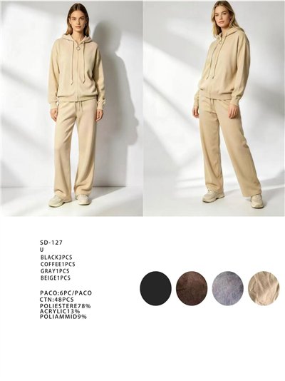 Conjunto chaqueta de punto con capucha y pantalón 2