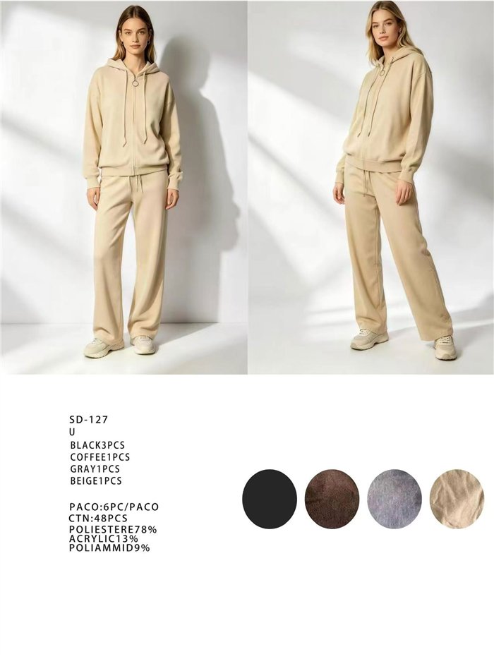 Conjunto chaqueta de punto con capucha y pantalón