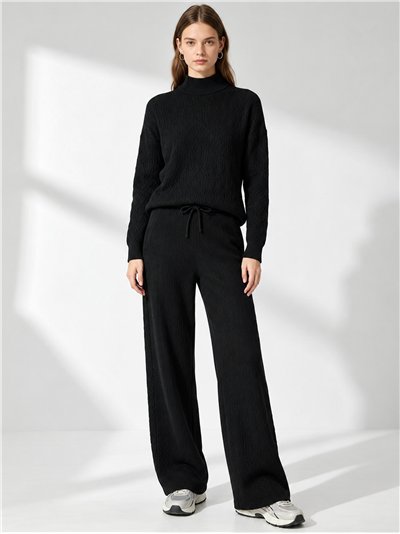 Set aus strukturiertem Rollkragenpullover und Hose