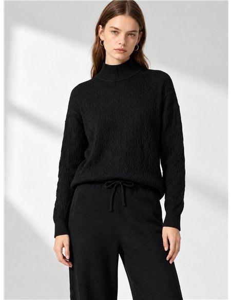 Set aus strukturiertem Rollkragenpullover und Hose