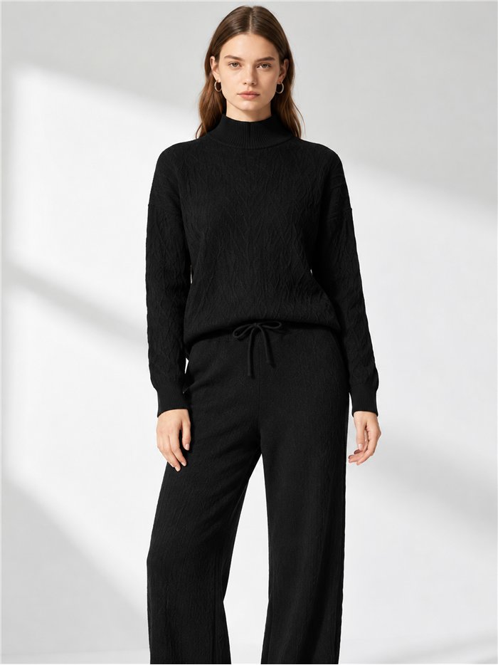 Set aus strukturiertem Rollkragenpullover und Hose