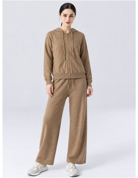 Conjunto chaqueta de punto con capucha y pantalón