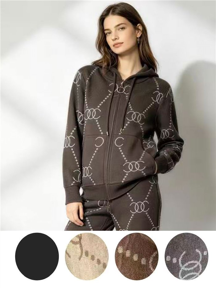 Conjunto chaqueta de punto estampado con capucha y pantalón